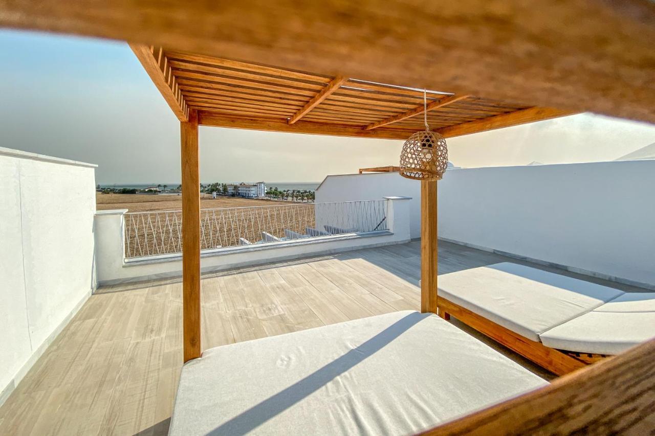 Zahara Beach & Spa By Qhotels - Adults Recommended ساهارا ذي لوس أتونِس المظهر الخارجي الصورة Rooftop terrace