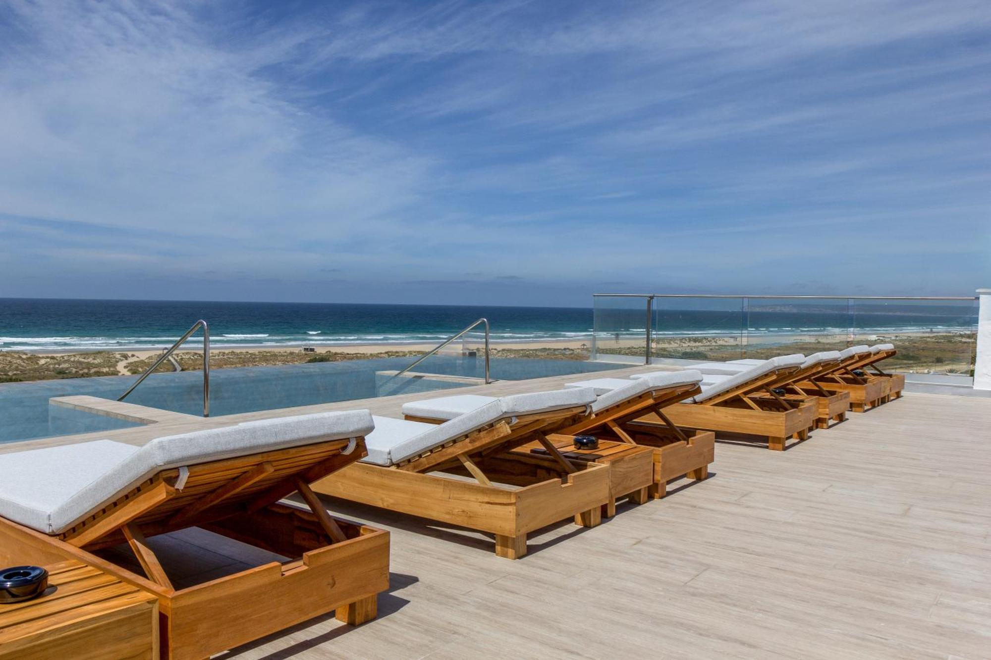Zahara Beach & Spa By Qhotels - Adults Recommended ساهارا ذي لوس أتونِس المظهر الخارجي الصورة View of the beach from the hotel