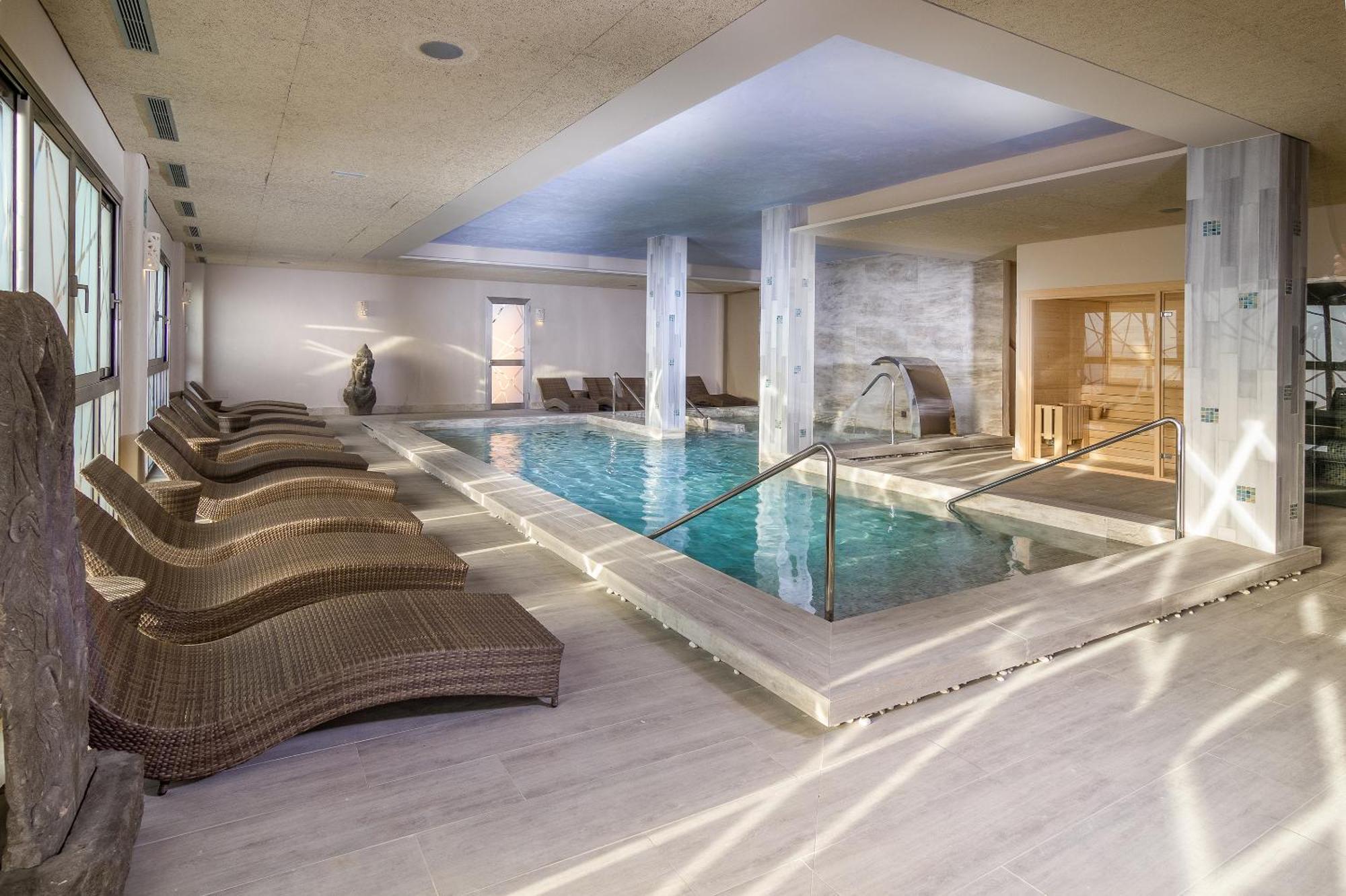 Zahara Beach & Spa By Qhotels - Adults Recommended ساهارا ذي لوس أتونِس المظهر الخارجي الصورة The spa at the Hotel